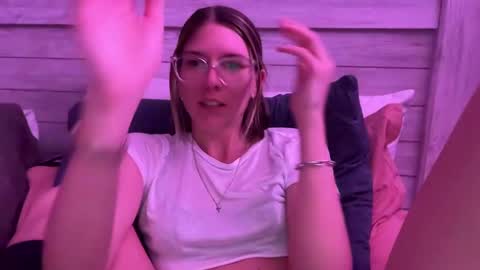 Snapshot of oliviahansleyy chatting on 03.06.25 Olivia online show from 03.06.25