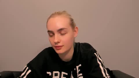 oliviaBeauty online show from 02.25.26