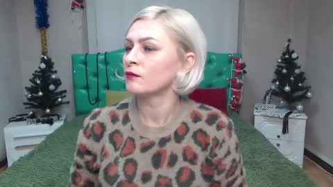 Snapshot of oliviahorst chatting on 12.18.24 OliviaHorst online show from 12.18.24
