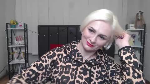 Snapshot of oliviahorst chatting on 09.26.25 OliviaHorst online show from 09.26.25