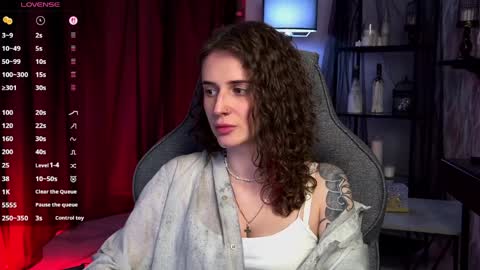 Snapshot of oliviamcclean chatting on 04.09.26 Liv online show from 04.09.26