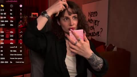 Snapshot of oliviamcclean chatting on 04.24.26 Liv online show from 04.24.26