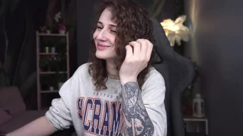 Snapshot of oliviamcclean chatting on 04.30.26 Liv online show from 04.30.26