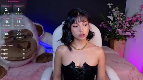 Snapshot of oliviamcneill chatting on 01.31.25 Olivia Mcneill online show from 01.31.25