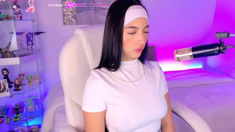 Olivia Mcneill  online show from 12.04.25