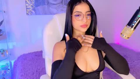 Olivia Mcneill  online show from 02.06.26