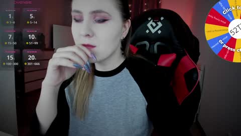 Snapshot of oliviamunk chatting on 01.01.25 . online show from 01.01.25