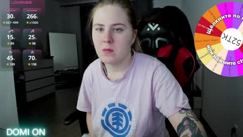 Snapshot of oliviamunk chatting on 01.16.25 . online show from 01.16.25