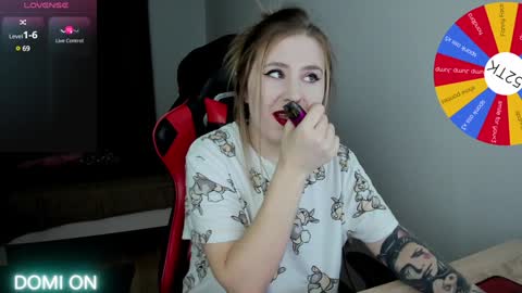 Snapshot of oliviamunk chatting on 01.24.25 . online show from 01.24.25