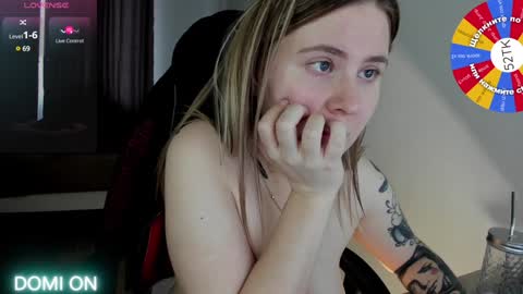 Snapshot of oliviamunk chatting on 01.27.25 . online show from 01.27.25