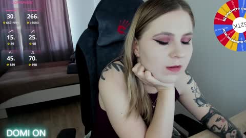 Snapshot of oliviamunk chatting on 02.08.25 . online show from 02.08.25