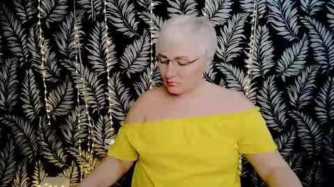Snapshot of oliviaoskar_ chatting on 04.25.26 Kelly online show from 04.25.26