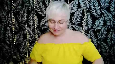 Snapshot of oliviaoskar_ chatting on 05.11.26 Kelly online show from 05.11.26