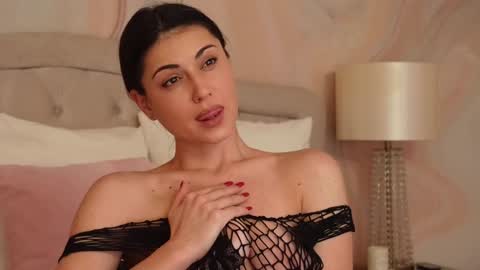 Snapshot of oliviasway chatting on 12.10.24 OliviaSway online show from 12.10.24