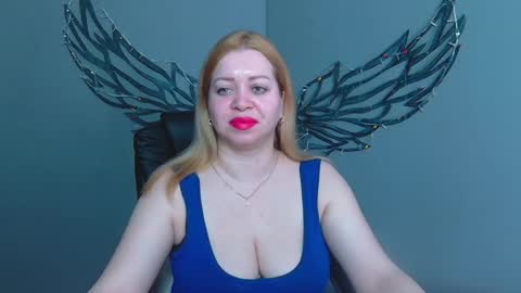 Snapshot of oliviaverr chatting on 05.27.26 Oliviaverr online show from 05.27.26