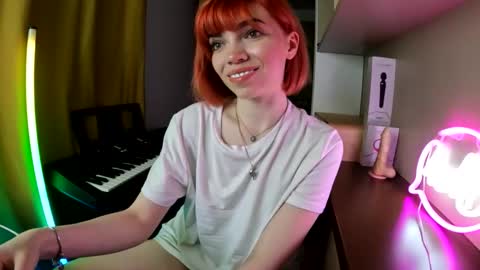 Snapshot of olivka_flower chatting on 04.29.26 Angelina Lina online show from 04.29.26