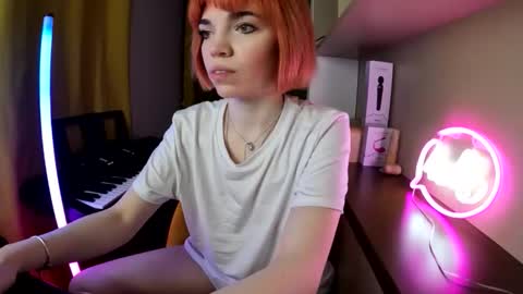 Snapshot of olivka_flower chatting on 05.09.26 Angelina Lina online show from 05.09.26