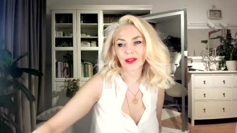 ollalla7 online show from 04.25.26