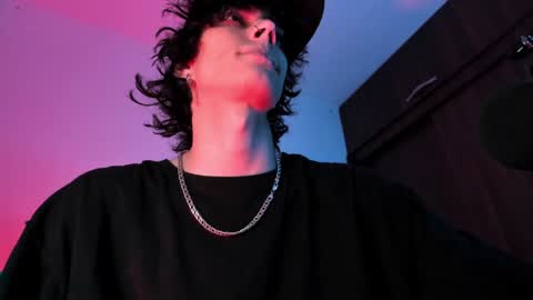 Snapshot of olliver___y chatting on 12.07.24 online show from 12.07.24