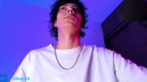 Snapshot of olliver___y chatting on 01.25.25 online show from 01.25.25