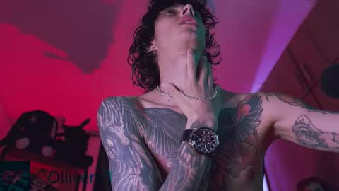 Snapshot of olliver___y chatting on 09.30.25 online show from 09.30.25