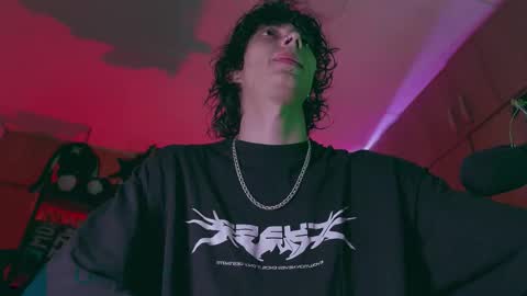 Snapshot of olliver___y chatting on 10.24.25 online show from 10.24.25