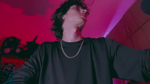 Snapshot of olliver___y chatting on 10.26.25 online show from 10.26.25