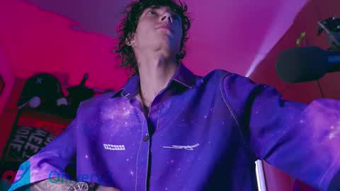 Snapshot of olliver___y chatting on 11.08.25 online show from 11.08.25