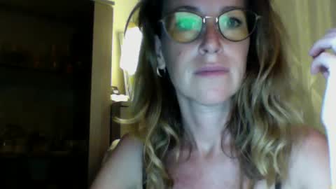 Snapshot of olyra11 chatting on 06.11.26 olyra11 online show from 06.11.26