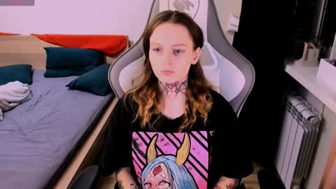 Snapshot of on_yxxx chatting on 12.17.24 on_yxxx online show from 12.17.24