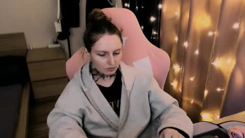 Snapshot of on_yxxx chatting on 09.19.25 on_yxxx online show from 09.19.25