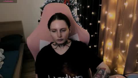 Snapshot of on_yxxx chatting on 11.26.25 on_yxxx online show from 11.26.25