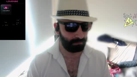 Snapshot of ona_nisme chatting on 04.19.26 ona nisme online show from 04.19.26