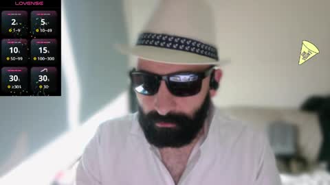 Snapshot of ona_nisme chatting on 05.18.26 ona nisme online show from 05.18.26