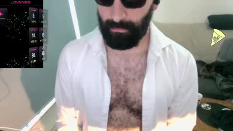 Snapshot of ona_nisme chatting on 05.27.26 ona nisme online show from 05.27.26