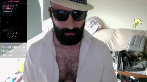 Snapshot of ona_nisme chatting on 05.31.26 ona nisme online show from 05.31.26