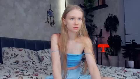 Snapshot of one_1ove chatting on 03.02.25 Ana online show from 03.02.25