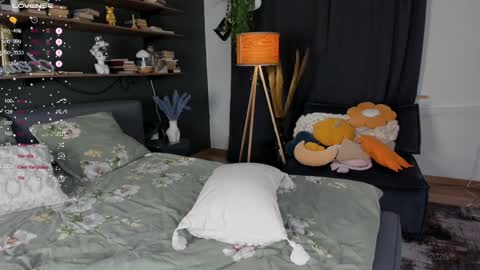 Snapshot of one_1ove chatting on 03.07.25 Ana online show from 03.07.25