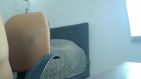 Snapshot of onebestlover chatting on 02.02.26 onebestlover online show from 02.02.26