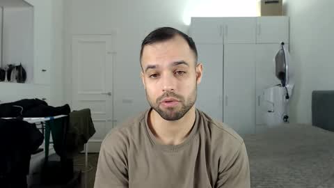 Snapshot of onebestlover chatting on 02.11.26 onebestlover online show from 02.11.26