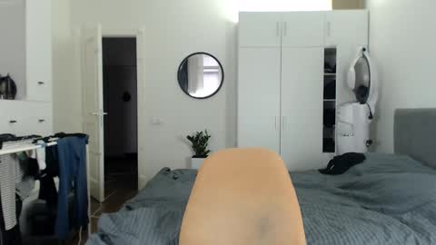 Snapshot of onebestlover chatting on 02.25.26 onebestlover online show from 02.25.26