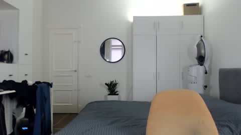 Snapshot of onebestlover chatting on 02.26.26 onebestlover online show from 02.26.26