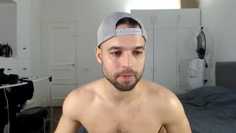 Snapshot of onebestlover chatting on 03.01.26 onebestlover online show from 03.01.26