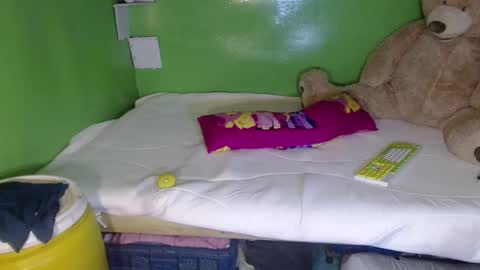 Snapshot of onebigloadxxx chatting on 12.10.24 Wyn Will serve you and be your slave online show from 12.10.24