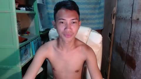 Snapshot of onebigloadxxx chatting on 12.27.24 Wyn Will serve you and be your slave online show from 12.27.24