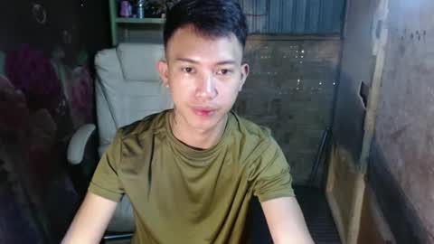 Snapshot of onebigloadxxx chatting on 01.12.25 Wyn Will serve you and be your slave online show from 01.12.25