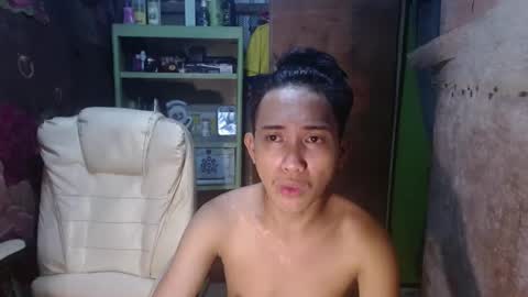 Snapshot of onebigloadxxx chatting on 01.26.25 Wyn Will serve you and be your slave online show from 01.26.25