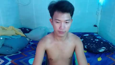 Snapshot of onebigloadxxx chatting on 09.27.25 Wyn Will serve you and be your slave online show from 09.27.25