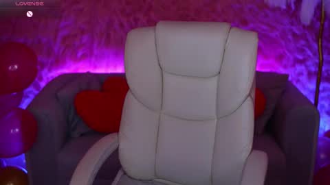 L A Y A online show from 02.08.26