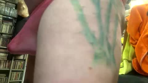 onesmallweenie online show from 04.08.26